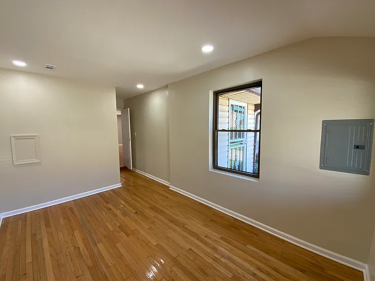 8422 Madison Pl — Photo 34
