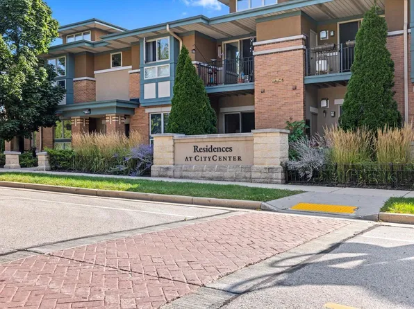 15295 West Library LANE #212, New Berlin, WI 53151