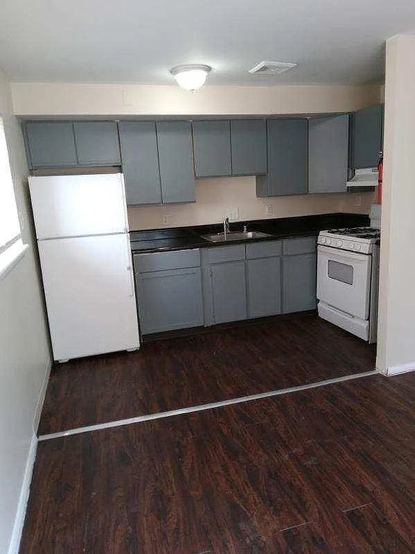 Regent Apartments — Photo 1
