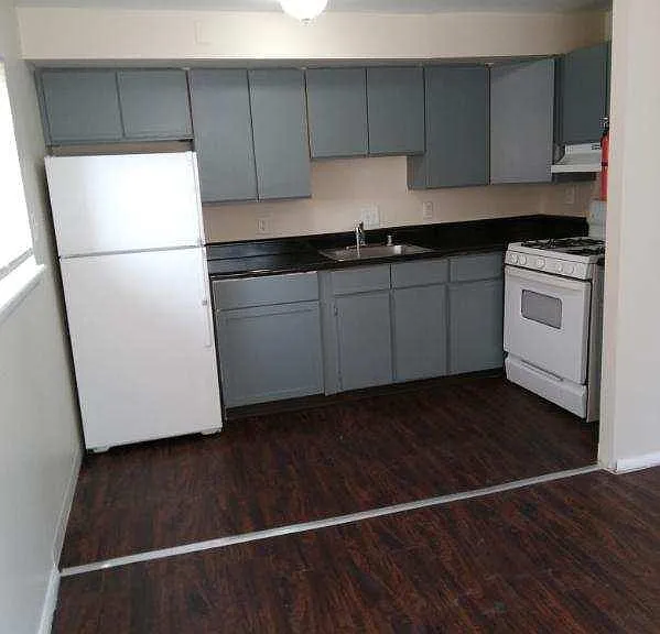 Regent Apartments — Photo 1