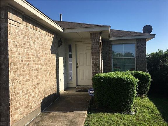 2nd image of 909 Grey Castle Dr