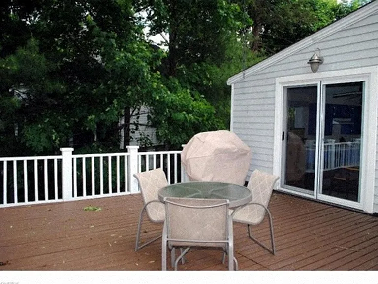 203 Bell St — Photo 3