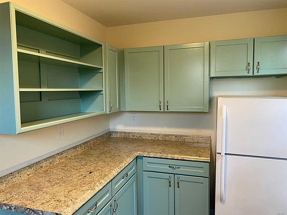 3rd image of 17 3rd Ave #1