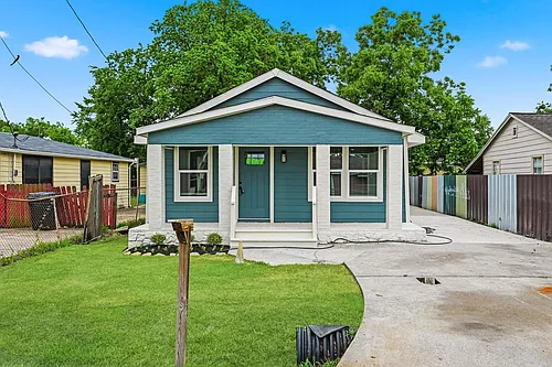 7946 Fowlie St Photo 1