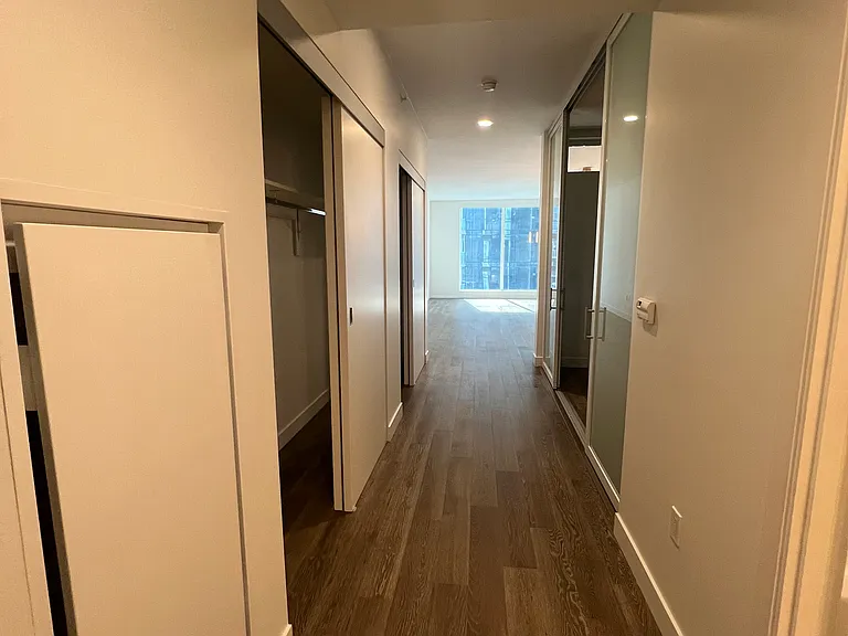 188 W Saint James St #10607 — Photo 6