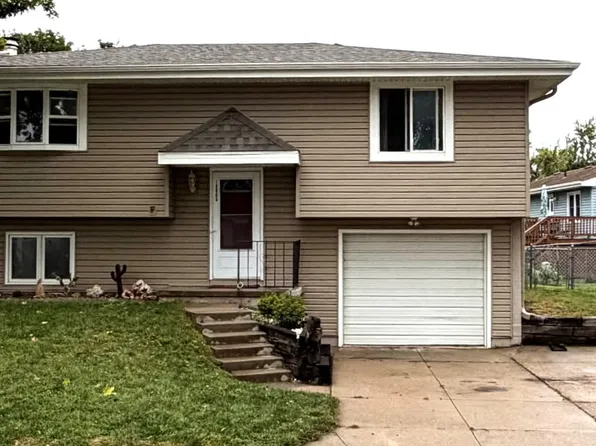 13908 Meadow Ridge Rd, Omaha, NE 68138