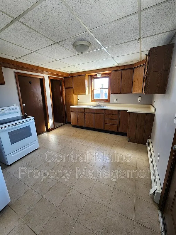 2 bed, 1.0 bath, $1,300 — Photo 1