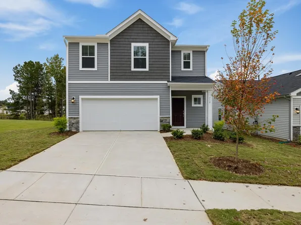 717 Bellevue Manor Ln, Fuquay Varina, NC 27526