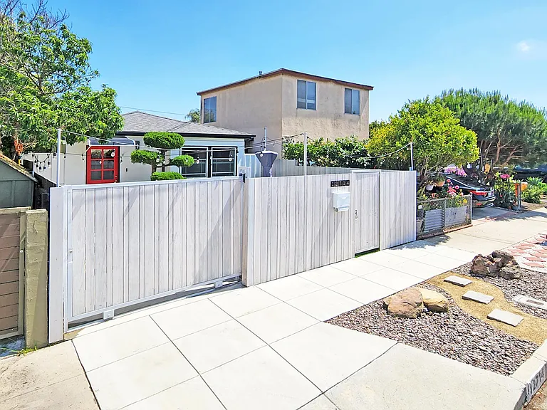 12714 Short Ave — Photo 6