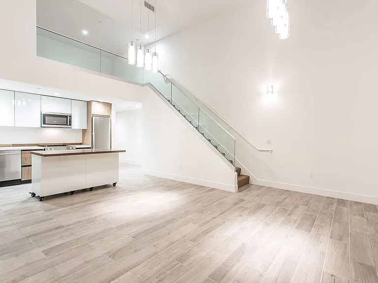 La Brea Regency LLC — Photo 19