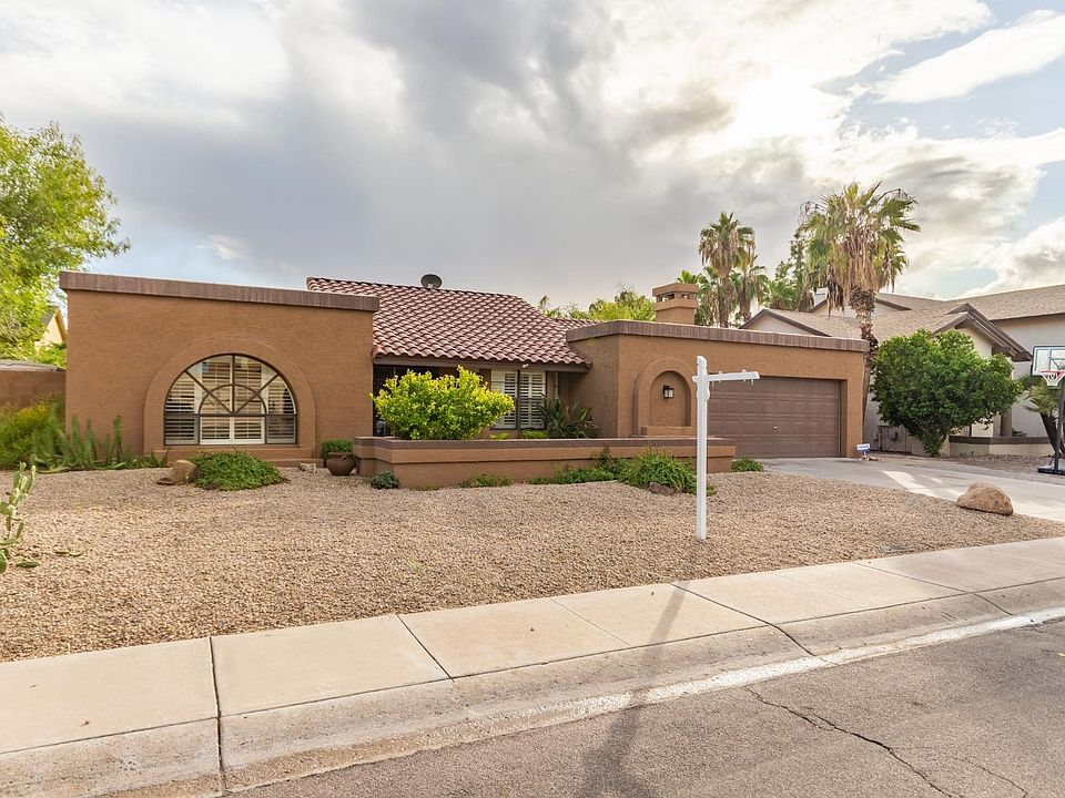 1st image of 1937 E La Vieve Ln