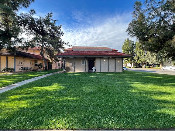 2nd image of 909 Karma Ct APT B