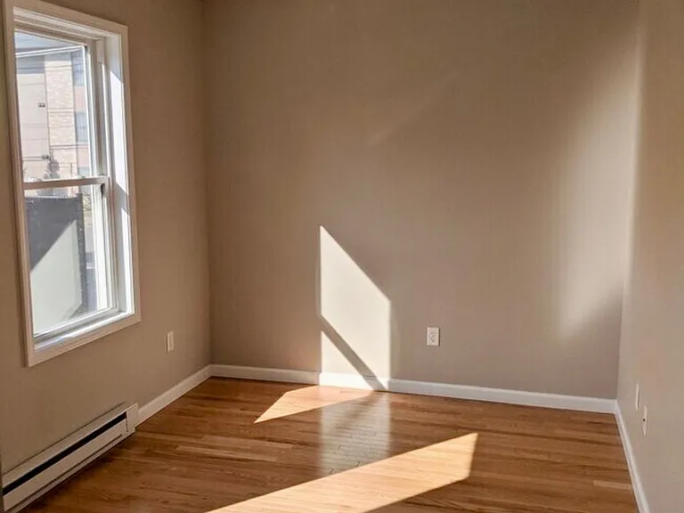 209 N Meadow St — Photo 15
