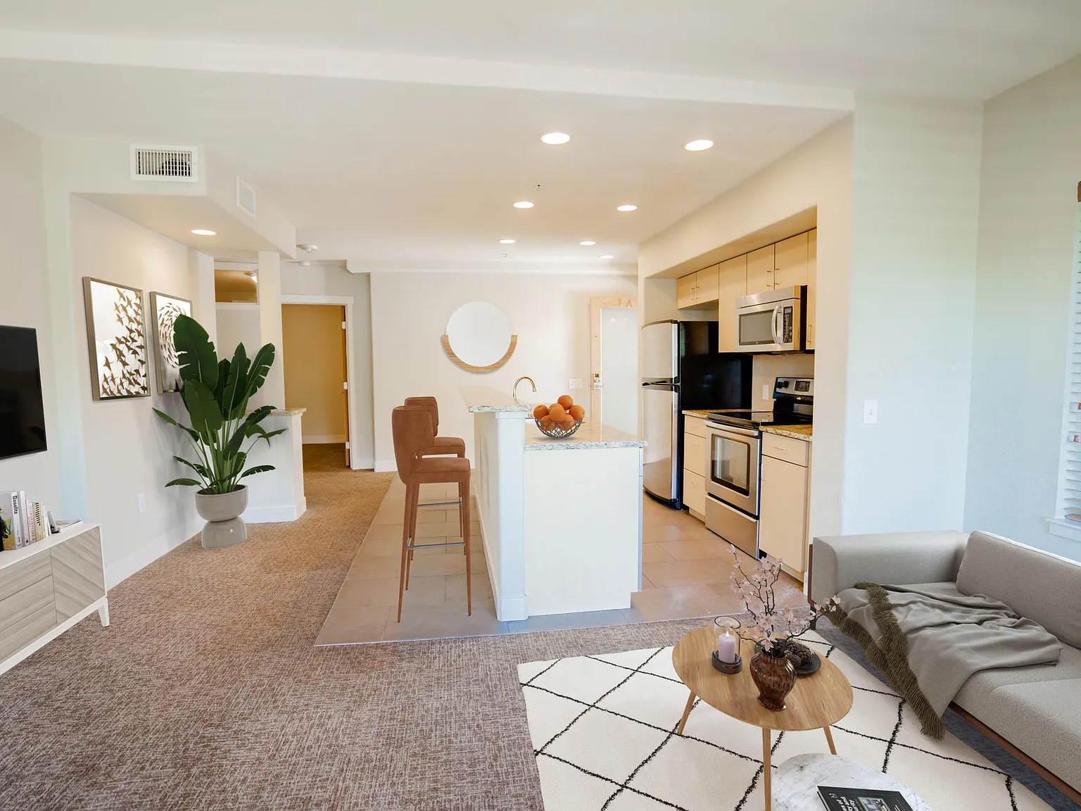 4 bed, 1625 sqft, $6,800 — Photo 1