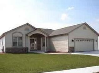 819 Dakota Dr, Hartford, WI 53027