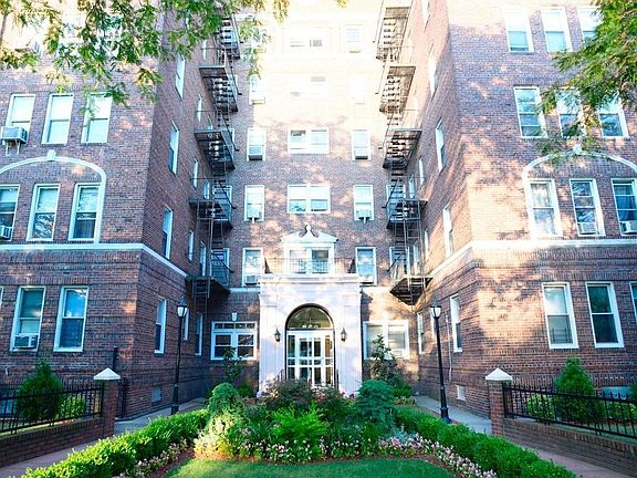 5th image of 763 Ocean Pkwy APT 5B