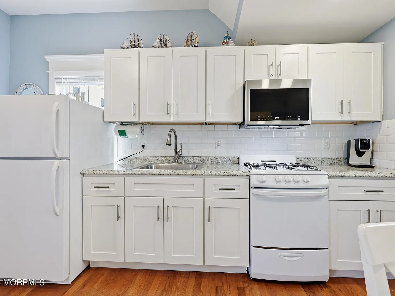 2 bed, 819 sqft, $2,750 — Photo 4