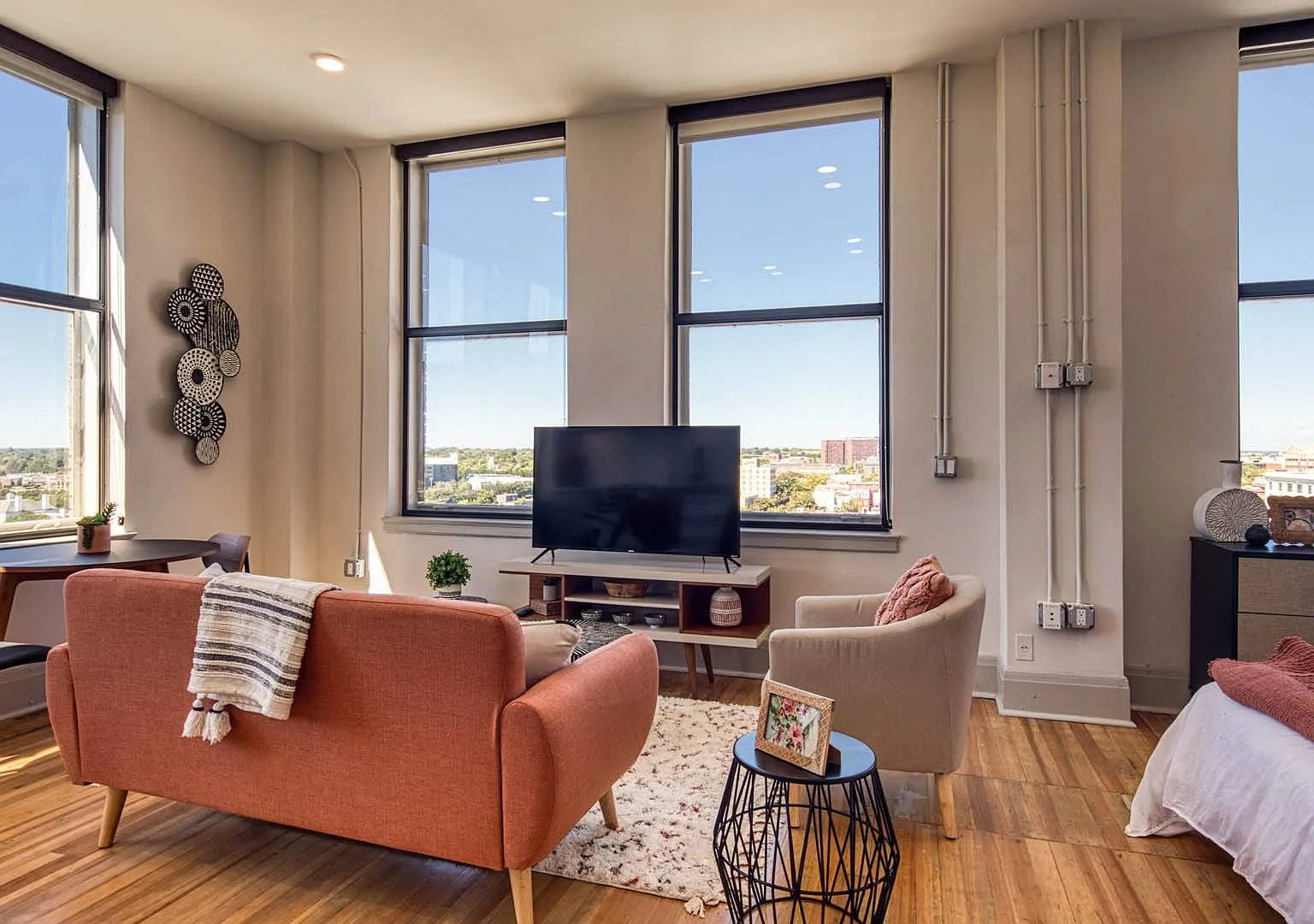 Residences at Richmond Trust — Photo 2