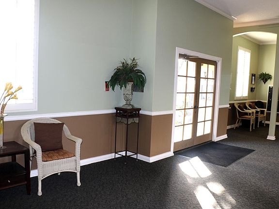 3rd image of 315 E Broadway #1/1