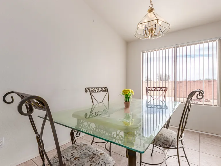 608 W Rattlesnake Pl — Photo 4