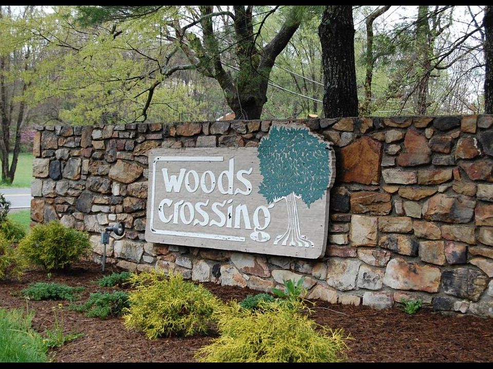 1st image of 7218 Woods Crossing Dr