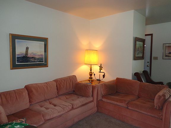 4th image of 219 Beedle Dr #221