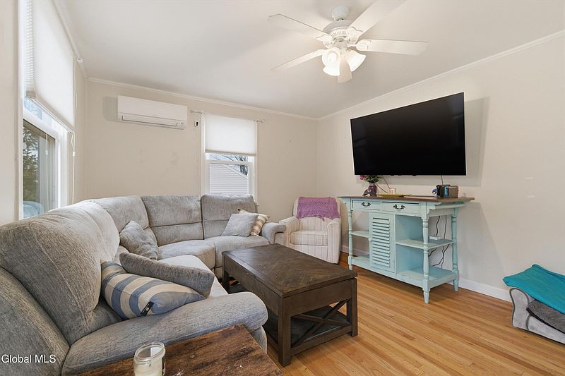 3rd image of 35 Bolivar Avenue