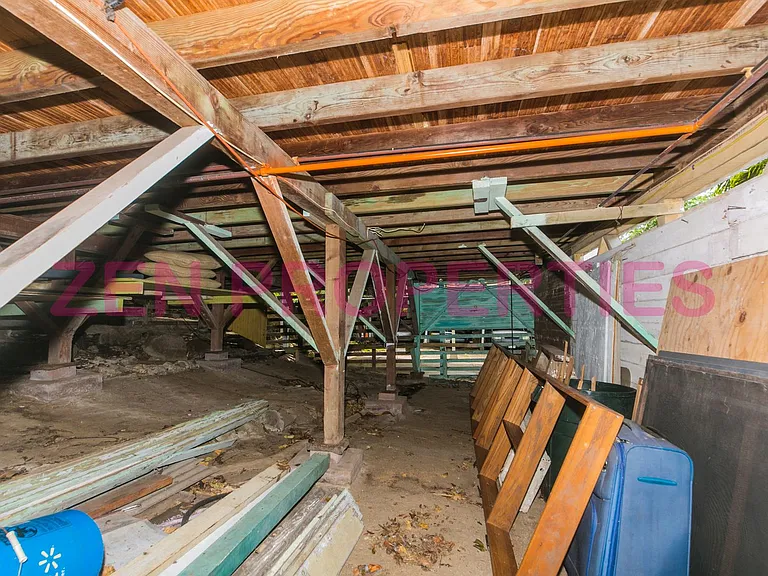 1555 Moani St — Photo 36