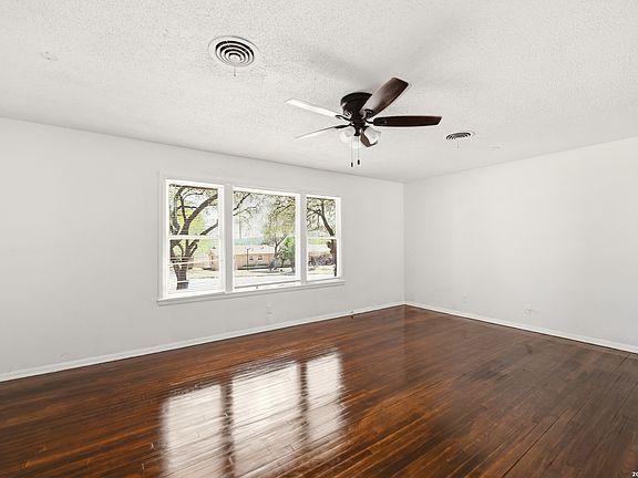 5th image of 219 Sunnycrest