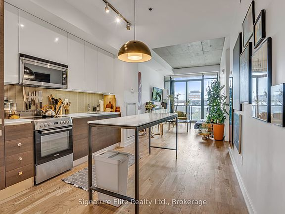 4th image of 8 Dovercourt Rd #402