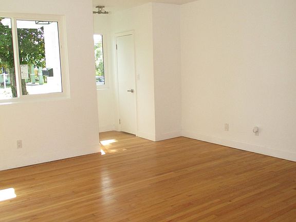 5th image of 921 Daytona Ave #A