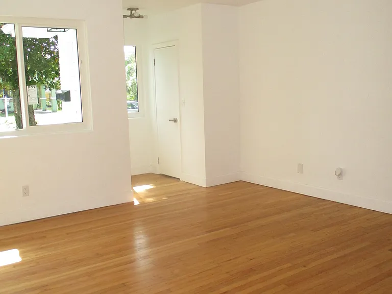 921 Daytona Ave #A — Photo 5