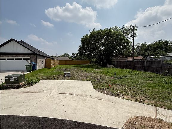 2nd image of 4604 Red Bud Ct