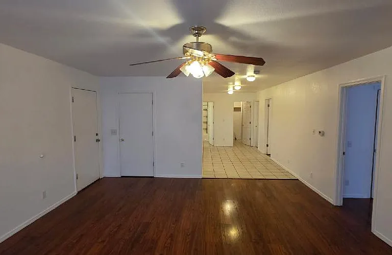 512 N Apache Ave — Photo 1