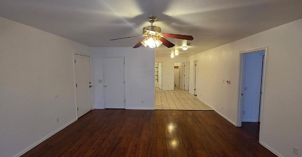 1st image of 512 N Apache Ave