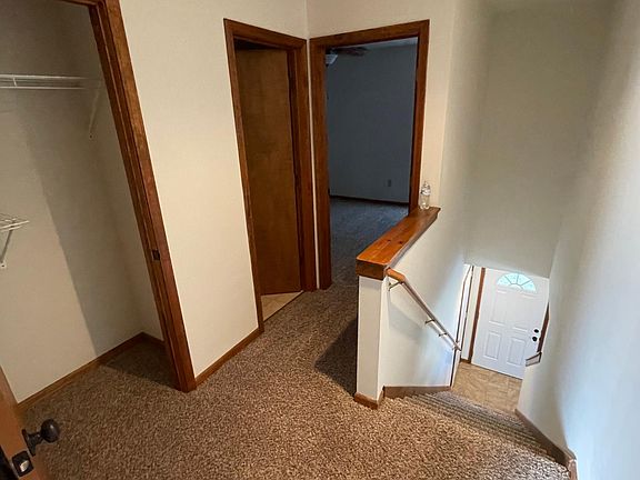 Upstairs landing - linen closet