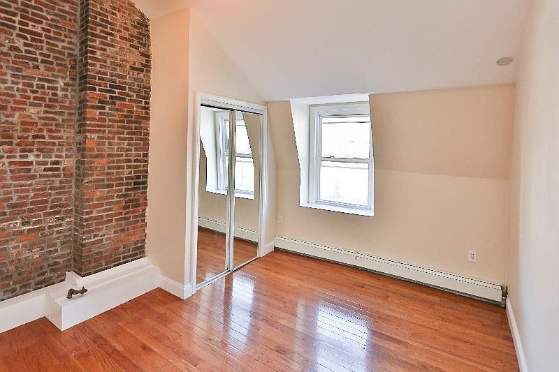 2nd image of 82 Bremen St #2E