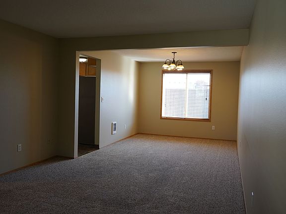 3rd image of 2109 NE 166th Ave