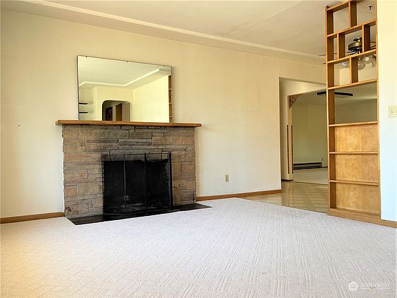 4th image of 1616 Wheeler Street S
