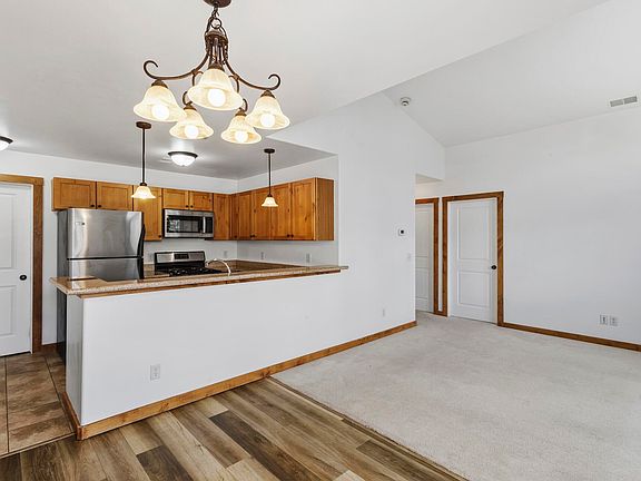 2nd image of 550 Redcliff Cir #D-204