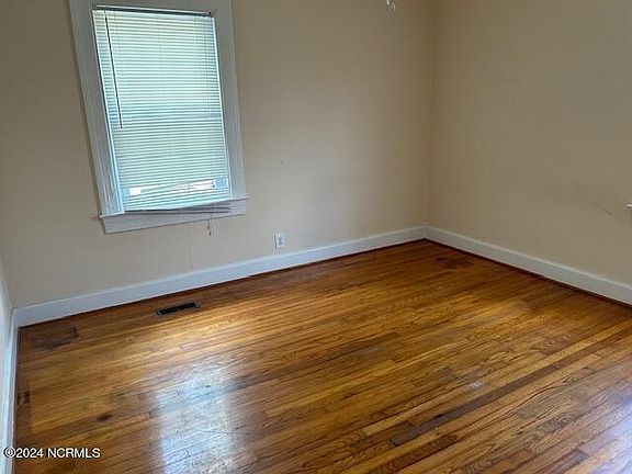 2nd image of 704 E 3rd St APT B