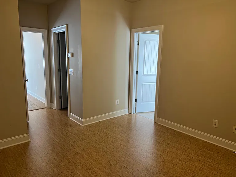 7729 Acc Blvd — Photo 18