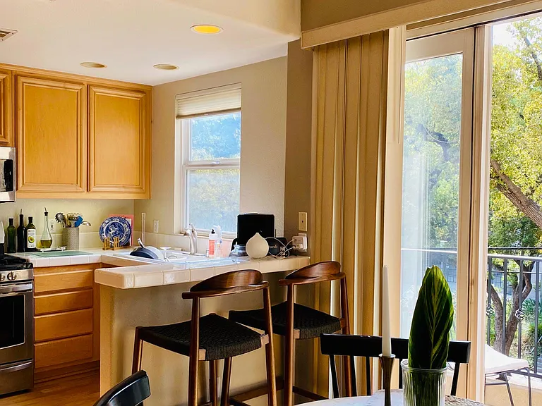 286 N Madison Ave #311 — Photo 8