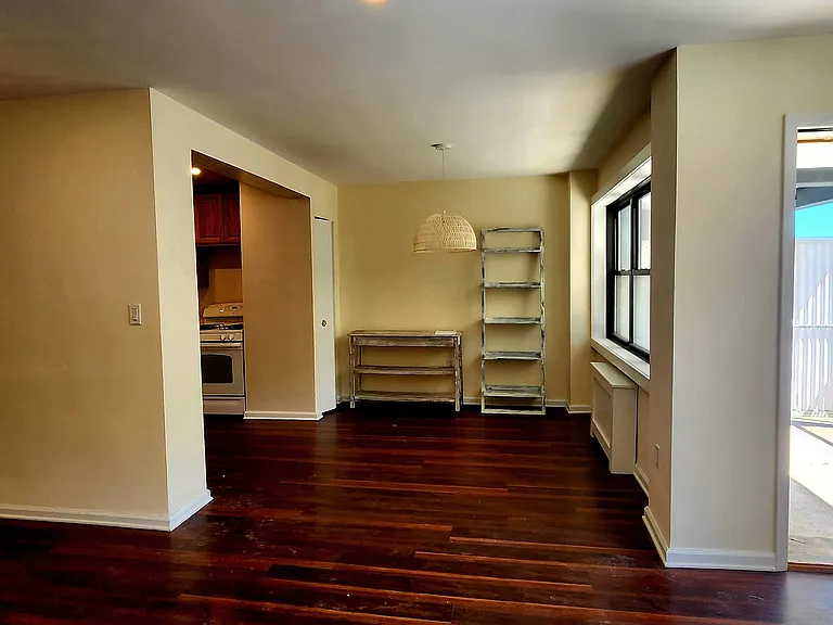 860 E Broadway #5B — Photo 3