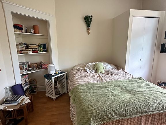 4th image of 3024 W Wabansia Ave #3