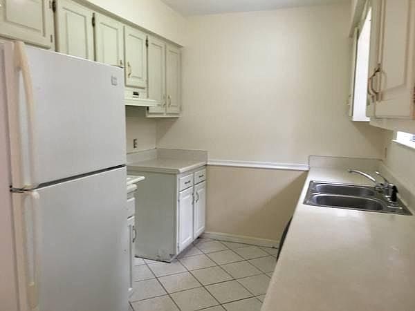 2nd image of 7 Whittington Ct