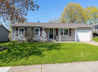 3718 Greenbrier Dr, Bettendorf, IA 52722