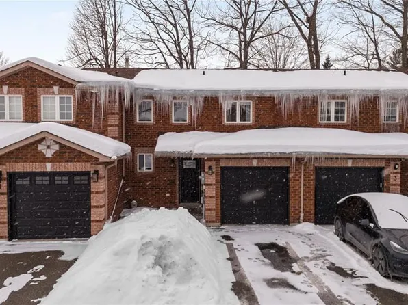 38 Kenwell Cres #2, Barrie, ON L4N 0Z6