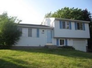5780 Limestone Ln, Farmington, NY 14425
