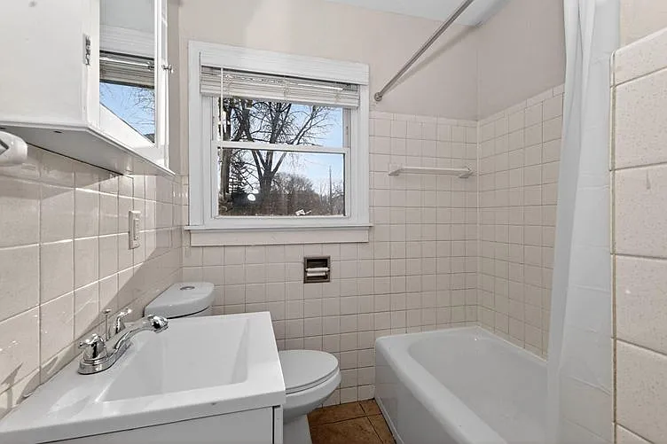 5353 N 56th St — Photo 10